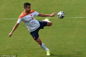Hung tin cho Hà Lan: Van Persie bất ngờ chấn thương van-per-6f937